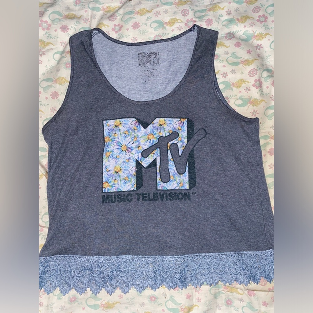 Gray MTV Floral Tank Top 🌸🎶